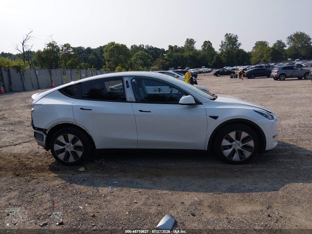 Продаж на аукціоні авто 2023 Tesla Model Y Awd/long Range Dual Motor All-wheel Drive, vin: 7SAYGDEEXPF840392, номер лоту: 45710627