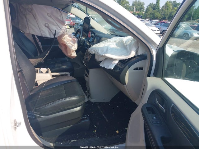 2C4RC1BG1GR141500 Chrysler Town &amp; Country Touring