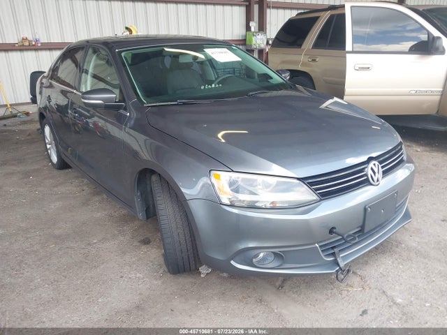 2014 Volkswagen Jetta 1.8t Sel მანქანა იყიდება აუქციონზე, vin: 3VWL17AJ9EM293361, აუქციონის ნომერი: 45710681