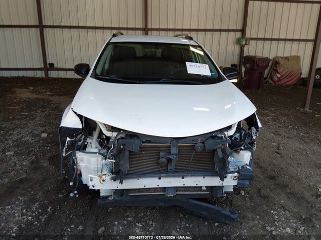 JTMBFREV8GJ101548 Toyota RAV4 LE