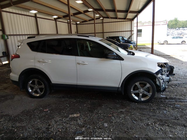JTMBFREV8GJ101548 Toyota RAV4 LE