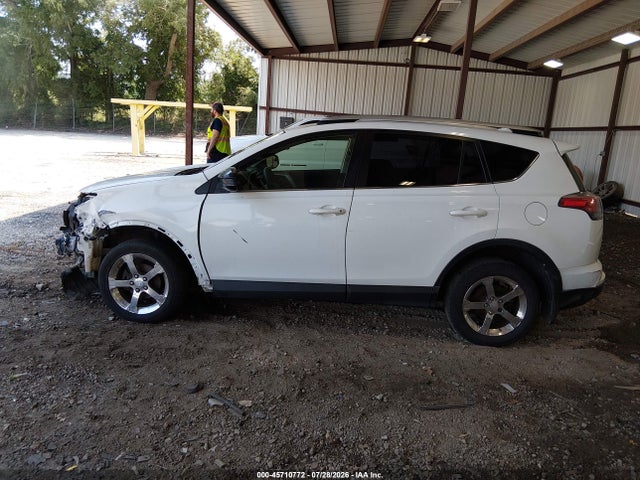 JTMBFREV8GJ101548 Toyota RAV4 LE