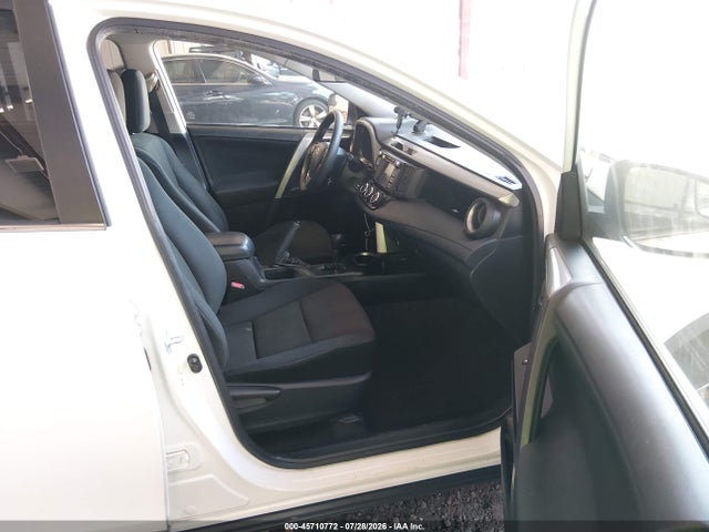 JTMBFREV8GJ101548 Toyota RAV4 LE