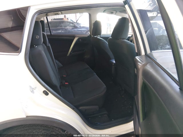 JTMBFREV8GJ101548 Toyota RAV4 LE