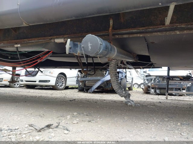 Продажа на аукционе авто 2017 Salem Travel Trailer, vin: 4X4FSBL22HU079960, номер лота: 45710778