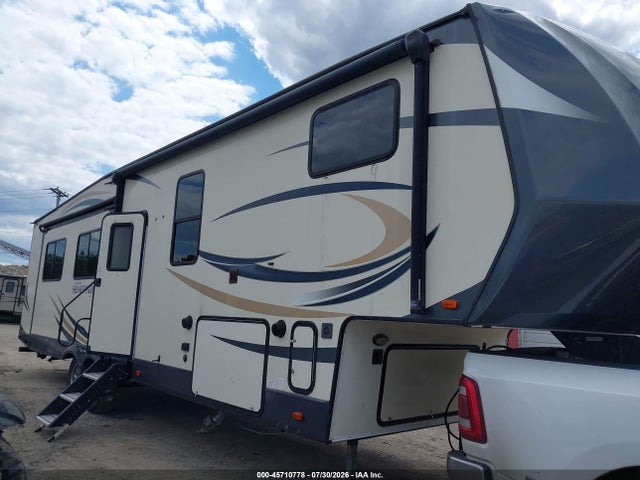 Продажа на аукционе авто 2017 Salem Travel Trailer, vin: 4X4FSBL22HU079960, номер лота: 45710778