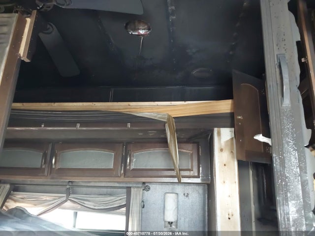 Продажа на аукционе авто 2017 Salem Travel Trailer, vin: 4X4FSBL22HU079960, номер лота: 45710778