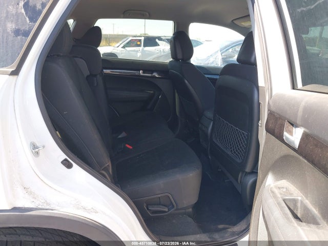 KIA Sorento Lx V6 2015 5XYKTDA76FG607056 Image 8