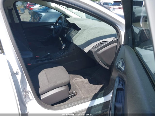 Ford FOCUS SE 2016 1FADP3F23GL294063 Image 5