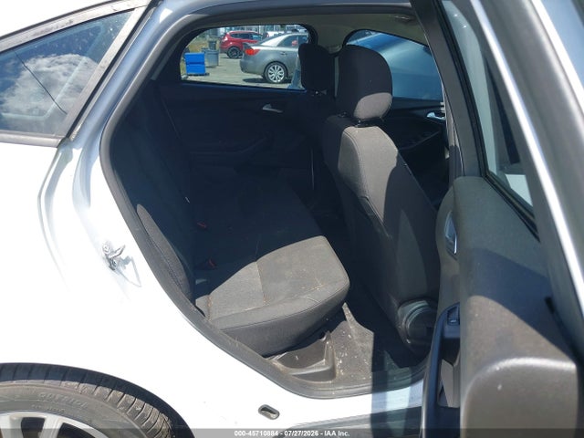 Ford FOCUS SE 2016 1FADP3F23GL294063 Image 8