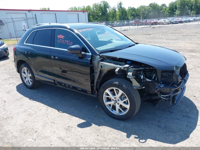 2024 Audi Q3 Premium 40 Tfsi Quattro Tiptronic მანქანა იყიდება აუქციონზე, vin: WA1AUCF32R1083539, აუქციონის ნომერი: 45710920