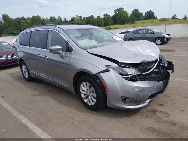 Aukcja sprzedaży 2017 Chrysler Pacifica Touring-l, vin: 2C4RC1BG4HR569840, numer aukcji: 45710951