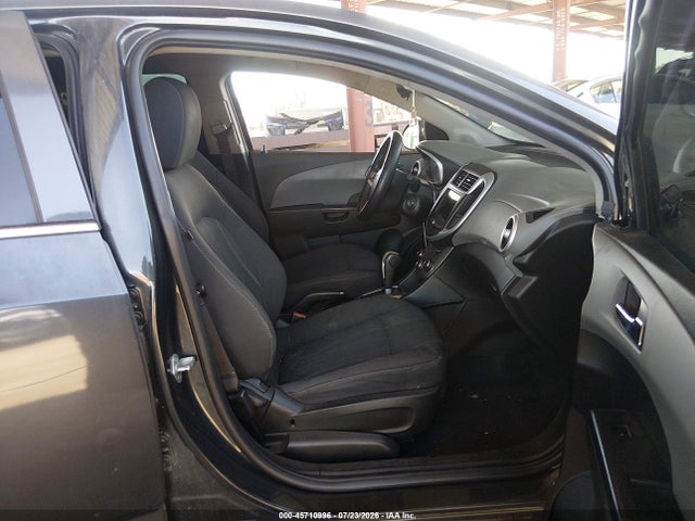 Chevrolet Sonic Lt Auto 2019 1G1JD5SB4K4114544 Image 5