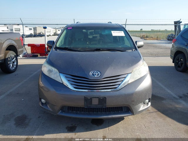 Продажа на аукционе авто 2017 Toyota Sienna Xle 8 Passenger, vin: 5TDYZ3DC1HS814133, номер лота: 45711031