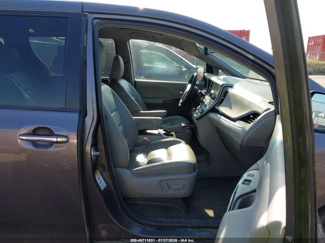 Продажа на аукционе авто 2017 Toyota Sienna Xle 8 Passenger, vin: 5TDYZ3DC1HS814133, номер лота: 45711031
