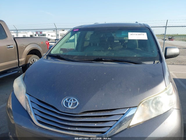Продажа на аукционе авто 2017 Toyota Sienna Xle 8 Passenger, vin: 5TDYZ3DC1HS814133, номер лота: 45711031