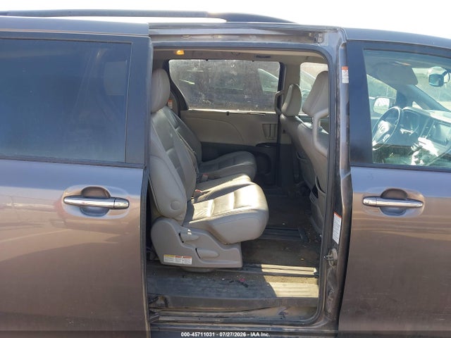 Продажа на аукционе авто 2017 Toyota Sienna Xle 8 Passenger, vin: 5TDYZ3DC1HS814133, номер лота: 45711031