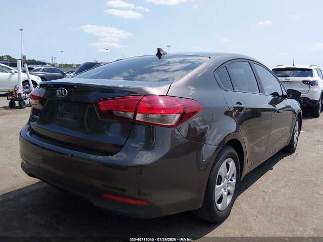 45711045 :رقم المزاد ، 3KPFK4A70HE110296 vin ، 2017 Kia Forte Lx مزاد بيع