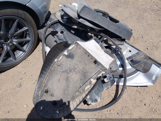 Tesla Model 3 Long Range/mid Range 2018 5YJ3E1EA2JF060709 Image 11