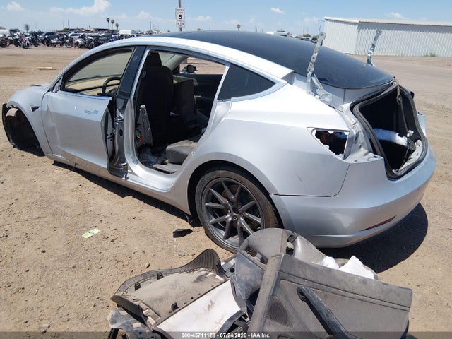 Tesla Model 3 Long Range/mid Range 2018 5YJ3E1EA2JF060709 Image 3