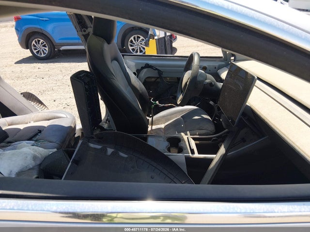 Tesla Model 3 Long Range/mid Range 2018 5YJ3E1EA2JF060709 Image 5