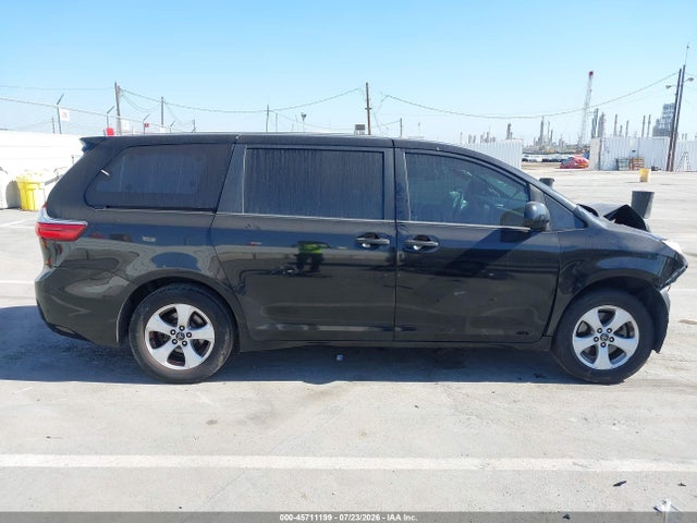 Toyota Sienna L 7 Passenger 2018 5TDZZ3DC3JS964268 Image 14