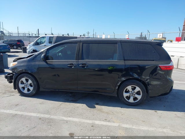 Toyota Sienna L 7 Passenger 2018 5TDZZ3DC3JS964268 Image 15