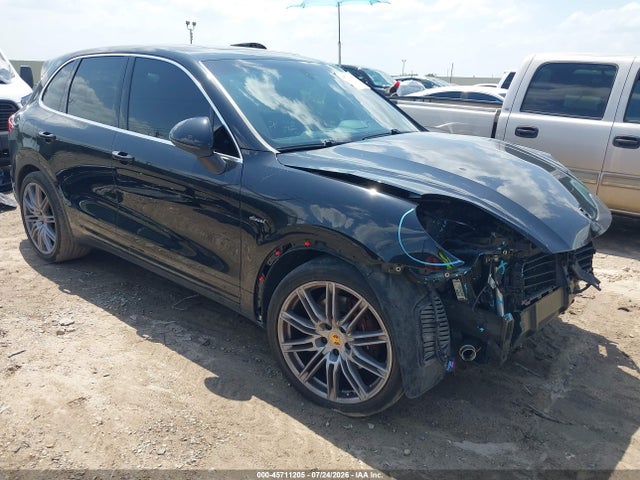45711205 :رقم المزاد ، WP1AF2A25FLA42197 vin ، 2015 Porsche Cayenne Diesel مزاد بيع