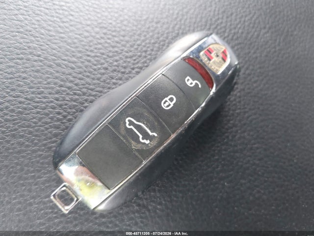 45711205 :رقم المزاد ، WP1AF2A25FLA42197 vin ، 2015 Porsche Cayenne Diesel مزاد بيع