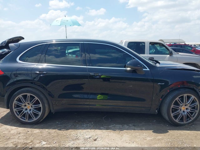 45711205 :رقم المزاد ، WP1AF2A25FLA42197 vin ، 2015 Porsche Cayenne Diesel مزاد بيع