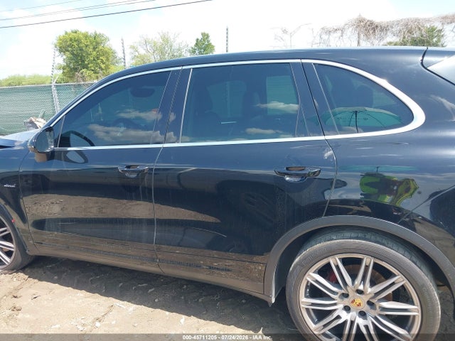 45711205 :رقم المزاد ، WP1AF2A25FLA42197 vin ، 2015 Porsche Cayenne Diesel مزاد بيع