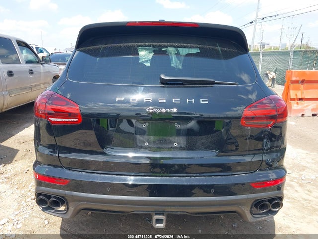 45711205 :رقم المزاد ، WP1AF2A25FLA42197 vin ، 2015 Porsche Cayenne Diesel مزاد بيع