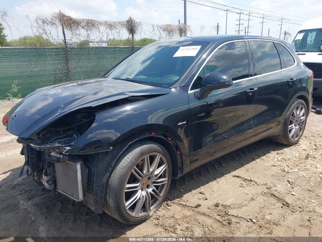 45711205 :رقم المزاد ، WP1AF2A25FLA42197 vin ، 2015 Porsche Cayenne Diesel مزاد بيع