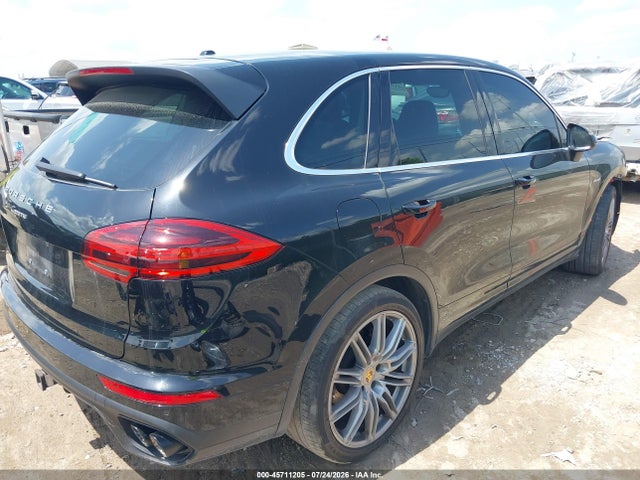 45711205 :رقم المزاد ، WP1AF2A25FLA42197 vin ، 2015 Porsche Cayenne Diesel مزاد بيع
