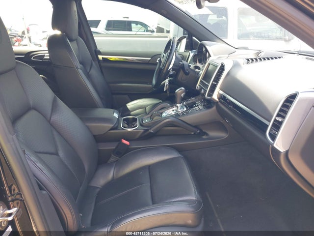 45711205 :رقم المزاد ، WP1AF2A25FLA42197 vin ، 2015 Porsche Cayenne Diesel مزاد بيع