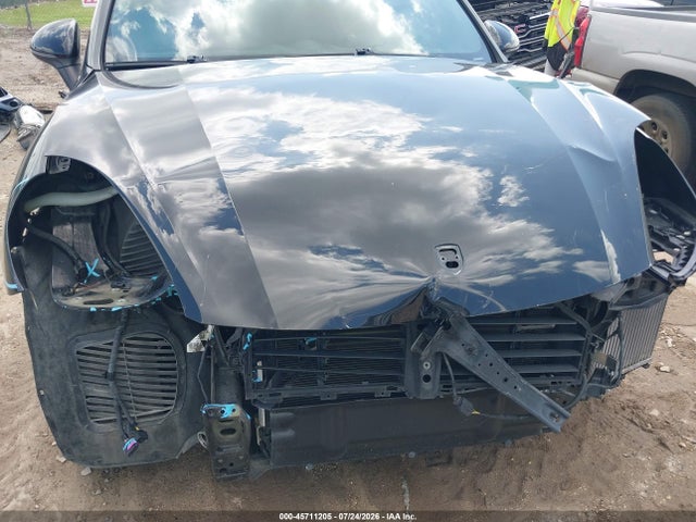 45711205 :رقم المزاد ، WP1AF2A25FLA42197 vin ، 2015 Porsche Cayenne Diesel مزاد بيع