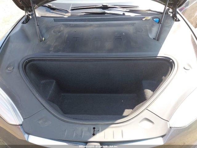 45711223 :رقم المزاد ، 5YJSA1E21JF292976 vin ، 2018 Tesla Model S 100d/75d/p100d مزاد بيع