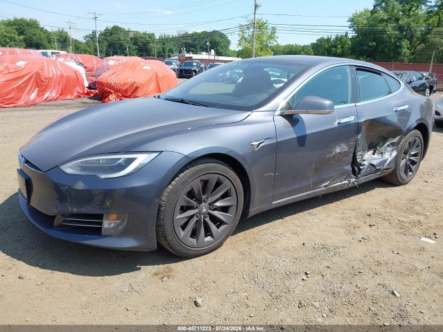 45711223 :رقم المزاد ، 5YJSA1E21JF292976 vin ، 2018 Tesla Model S 100d/75d/p100d مزاد بيع