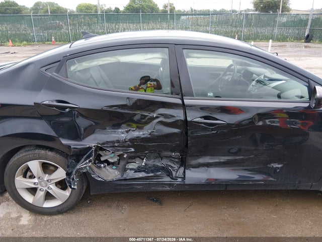 2013 Hyundai Elantra Gls მანქანა იყიდება აუქციონზე, vin: 5NPDH4AE9DH335388, აუქციონის ნომერი: 45711367