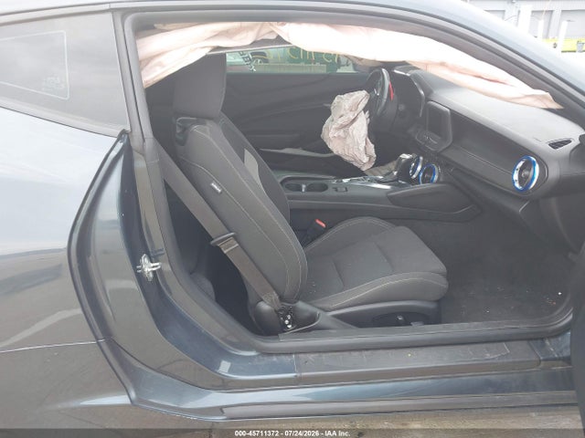45711372 :رقم المزاد ، 1G1FB1RS8M0126765 vin ، 2021 Chevrolet Camaro Rwd  1lt مزاد بيع