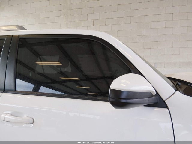 Toyota 4RUNNER SR5 2018 JTEBU5JR7J5584064 Image 14
