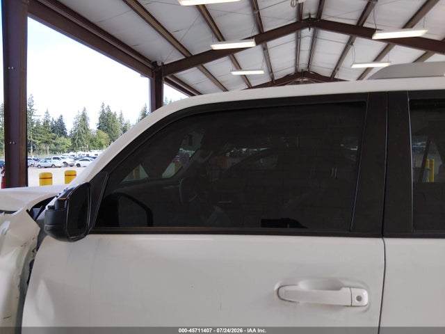 Toyota 4RUNNER SR5 2018 JTEBU5JR7J5584064 Image 15