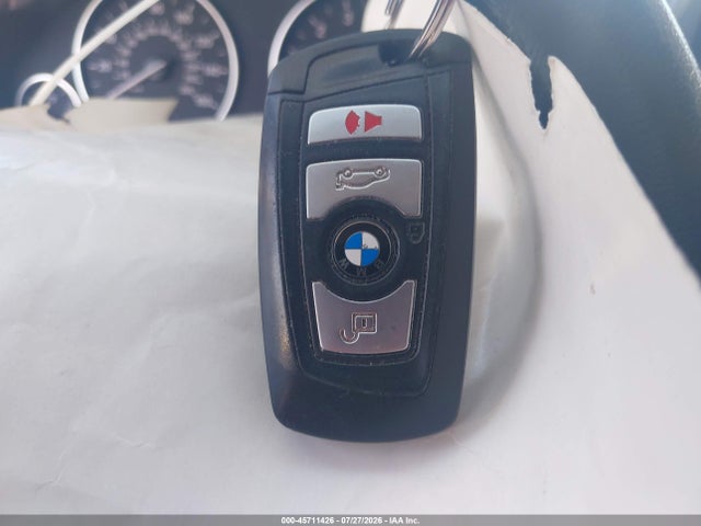WBA8E1G50HNU15228 BMW 320i