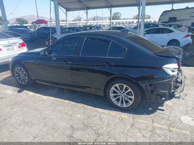 WBA8E1G50HNU15228 BMW 320i