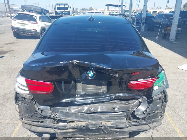 WBA8E1G50HNU15228 BMW 320i