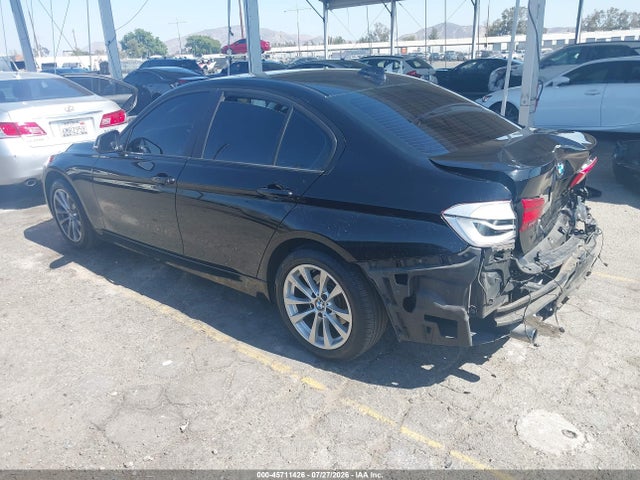 WBA8E1G50HNU15228 BMW 320i