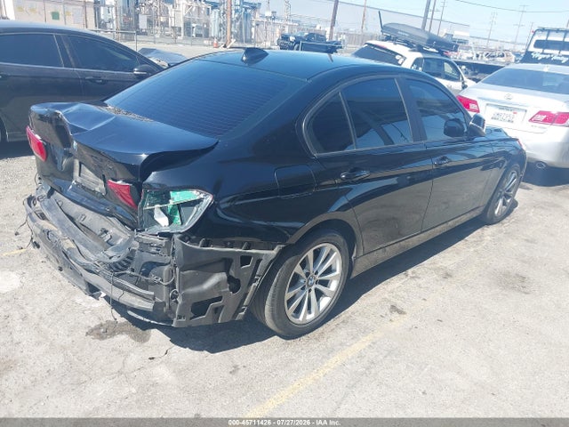 WBA8E1G50HNU15228 BMW 320i