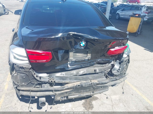 WBA8E1G50HNU15228 BMW 320i