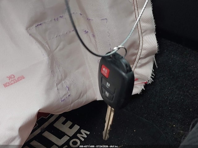 JTMZFREV0JJ154590 Toyota RAV4 LE