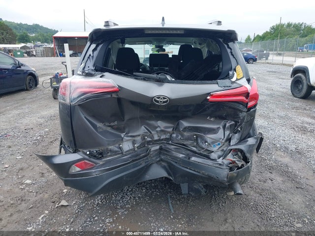 JTMZFREV0JJ154590 Toyota RAV4 LE
